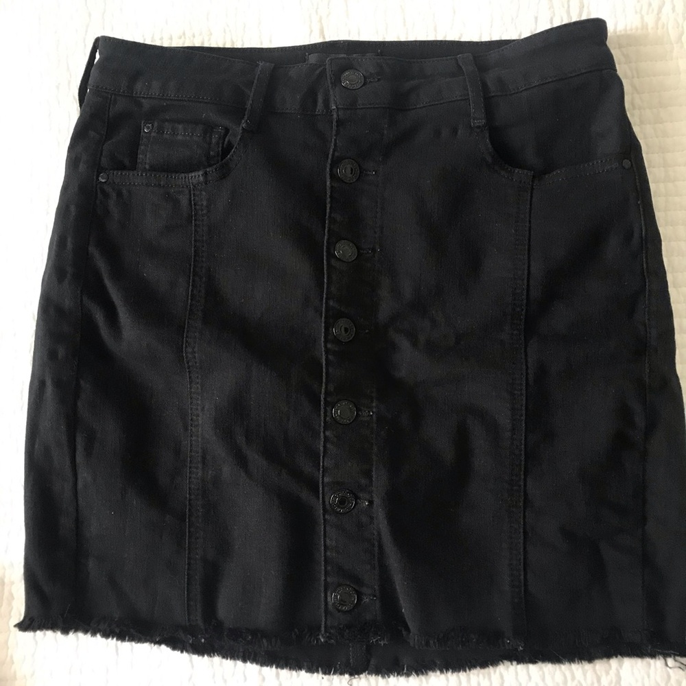 GUESS - Black denim skirt -size M